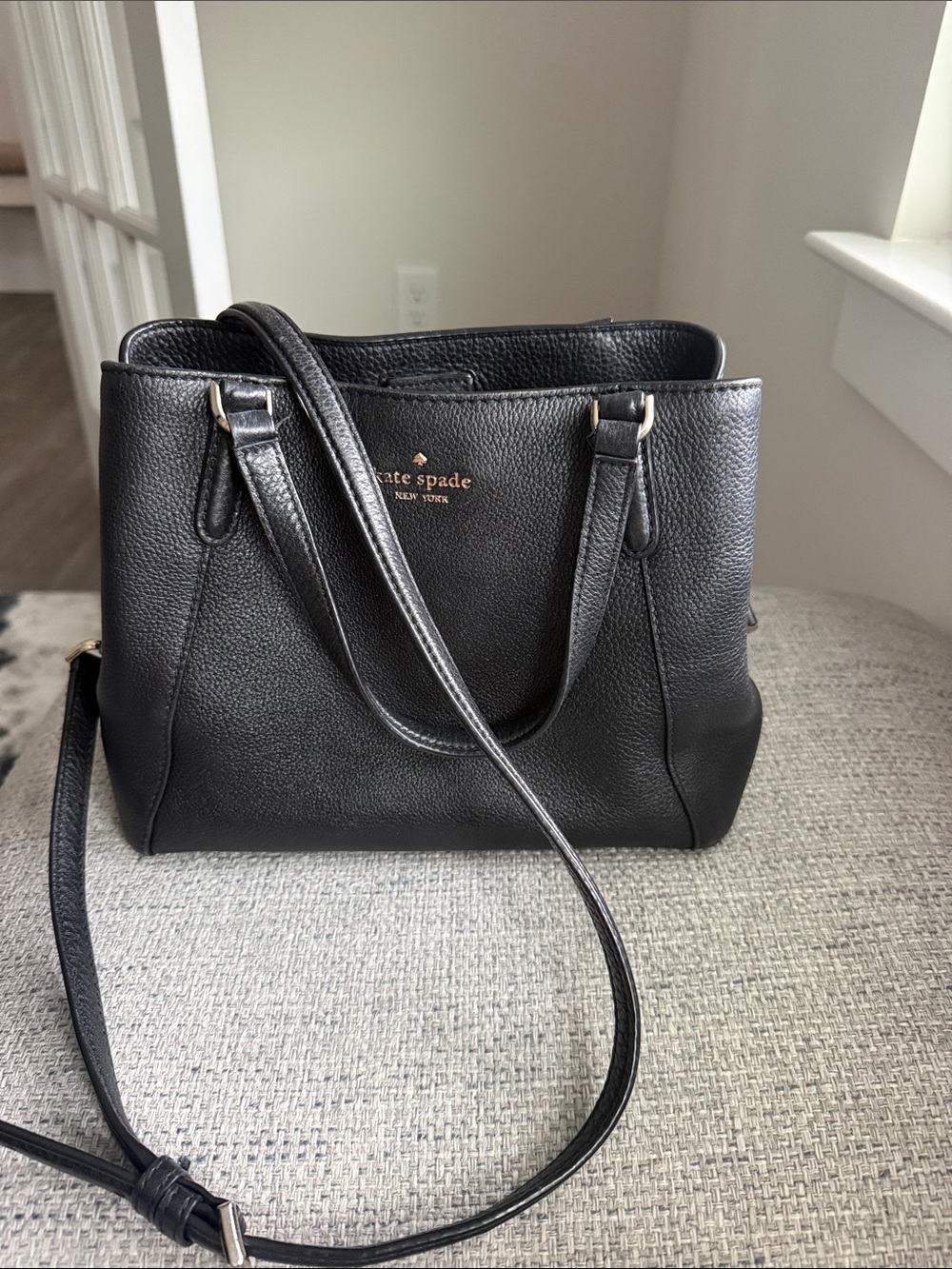 Kate Spade Jackson medium black Pebbled Leather Shoulder Bag with Gold Logo